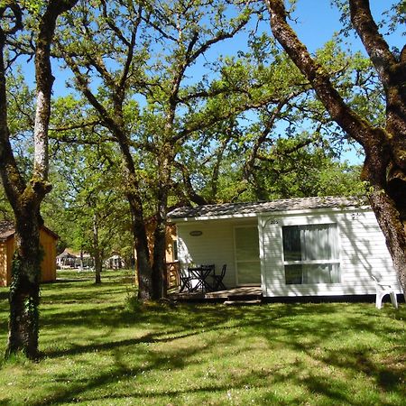Camping Les Paillotes Payrac Eksteriør billede